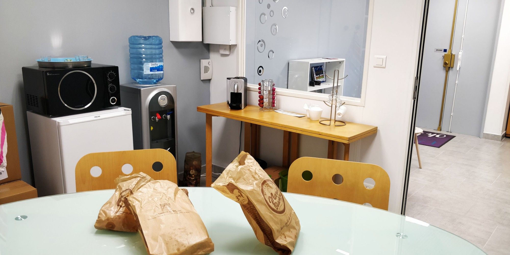 Coin café avec machine à capsules